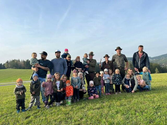 Zahlreiche junge Gutauer und Gutauerinnen nahmen gemeinsam mit ihren Eltern am Jägernachmittag teil. | Foto: Priemetshofer