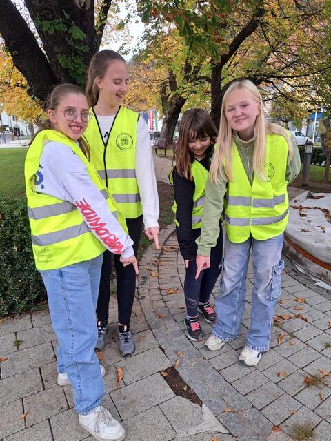 Auch auf die Instandhaltung der Gehwege muss in einer Gemeinde gesorgt werden. | Foto: zVg