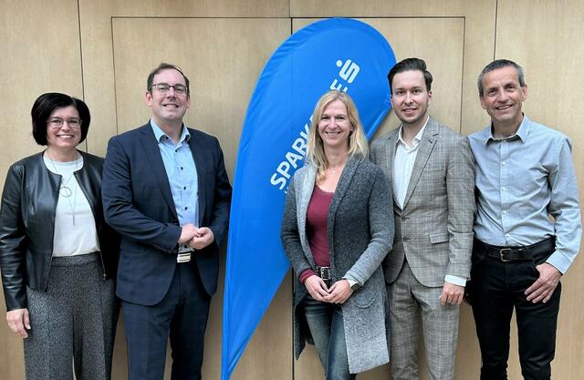 Initiatoren und Vortragende des ESG-Erfahrungsaustausches: v.l. Alexandra Leber und Dr. Michael Thaler /Sparkasse Kufstein), Mag. Karin Lenhard (Österr. Sparkassenverband), Nico Wiener (Erste Group) und Christian Astl (Sparkasse Kitzbühel).  | Foto: Sparkasse