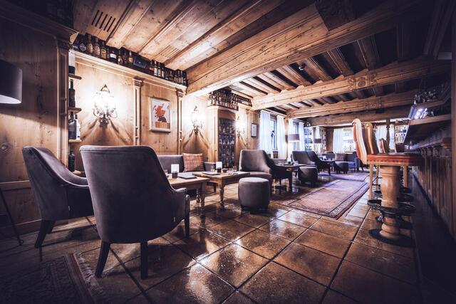 Die Bar ist im klassischen Stil eingerichtet und bietet das nötige Flair für die Verkostung edelster Getränke.  | Foto: privat