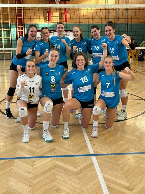 Hinten: Milana Uzelac, Letitia Freudhofmaier, Hannah Wolf, Fanni Pertis, Stella Waldingbrett, Tijana Uzelac
Unten: Anja Hofstetter, Miriam Eliskases, Marlene Tribelnig, Valerie Wicho (v.l.). | Foto: UNIONvolleys