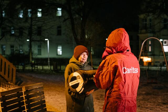 Anlässlich des Starts in die neue Winterpaket-Saison forderten die Grünen Wien statt jährlicher Winterpakete eine ganzjährige Öffnung der Notversorgung. | Foto: Klaus Pichler