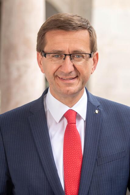 Wirtschafts-Landesrat Achleitner begrüßt die Pläne von dm Österreich. | Foto: Land OÖ