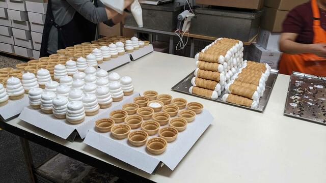 Schaumware macht etwa ein Drittel der Produktion aus. | Foto: Nathanael Peterlini/MeinBezirk