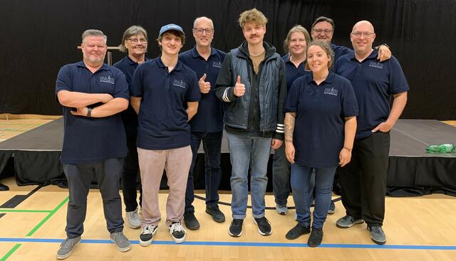 Kabarettist Benedikt Mitmannsgruber und das Team der Bürgerliste.