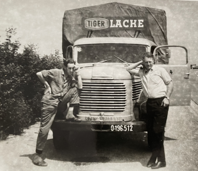 Österreich in den 60er-Jahren: Hier durfte Michael Winkler mit seinem ehemaligen Arbeitskollegen für Tiger-Lacke Waren transportieren. | Foto: Winkler