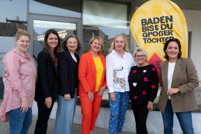 GR Patrizia Wolkerstorfer, Vera Steinhäusl, GR Gertraud Auinger-Oberzaucher, Vizebürgermeisterin Helga Krismer, Alexandra Kautzky-Willer, StR Maria Wieser und Eva Pölzl. | Foto: 2024psb/sophie leitner
