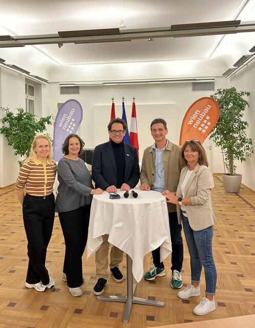 Eine Infoveranstaltung brachte Eltern und Schulen zusammen. | Foto: BV7