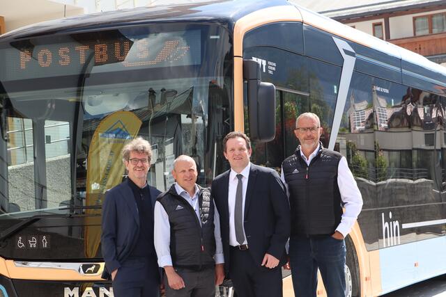 Im Juni wurden die E-Busse unter Beisein von LR Rene Zumtobel präsentiert. | Foto: Seelos