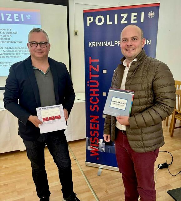 Rot-Kreuz-Bezirksstellenleiter Johannes Weinrauch und Gruppeninspektor Edgar Raffler (l.) von der Polizei | Foto: Rotes Kreuz