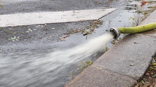 Zu gleich zwei Wasserrohrbrüchen kam es am Mittwoch in Wien. | Foto: Andreas Pölzl/MeinBezirk