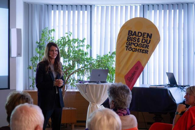 Vera Steinhäusl sprach zu „Female Empowerment“. | Foto: 2024psb/sophie leitner