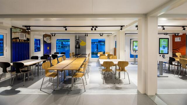 Das McDonald’s Pop-up Restaurant verfügt insgesamt über 90 Indoor-Sitzplätze. | Foto: McDonalds Österreich