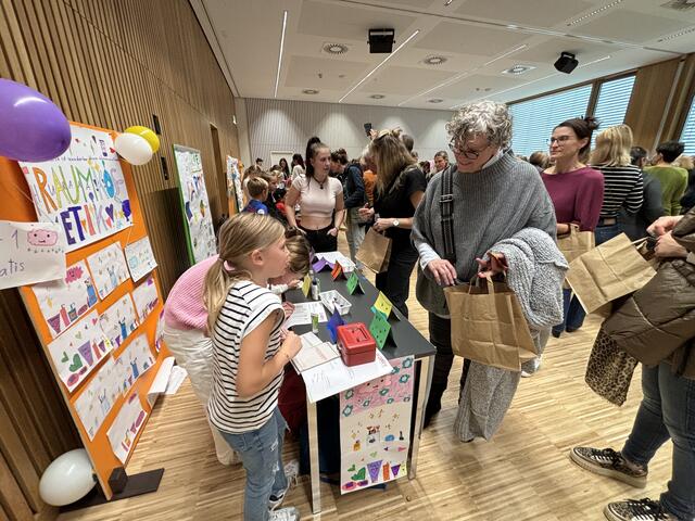 Kinder übt sich in der WK Imst als kleine Unternehmer und zeigten sich von ihrer besten Seite. | Foto: Perktold