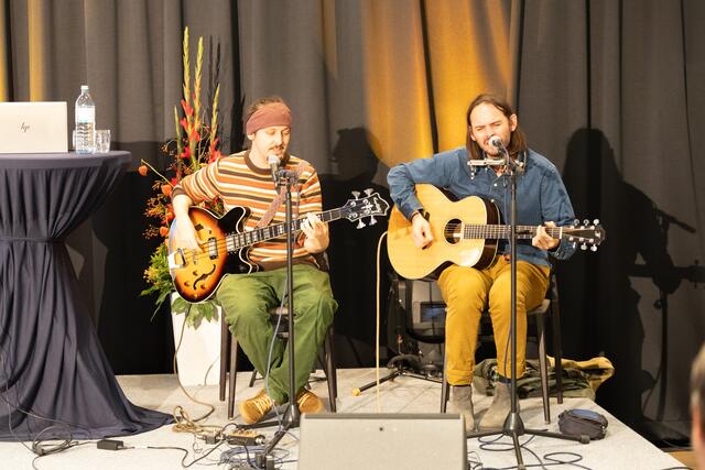 ie Musikgruppe Gravōg sorgte mit Mostviertler Mundart-Folk für die musikalische Umrahmung. | Foto: Chris Holzinger