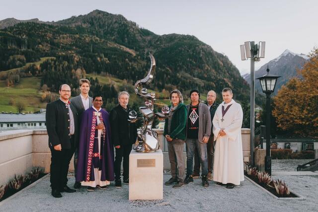 In Kaprun wurde die Sternenkinder-Skultpur eingeweiht.  | Foto: Gemeinde Kaprun/JFK
