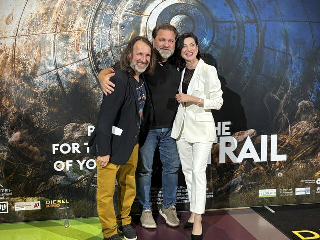 Produzent Oliver Haas, Michael Hüttler (Gonzomedia) und Hauptdarstellerin des Films, Sophia Grabner (v.l.) | Foto: MeinBezirk/Hofmüller