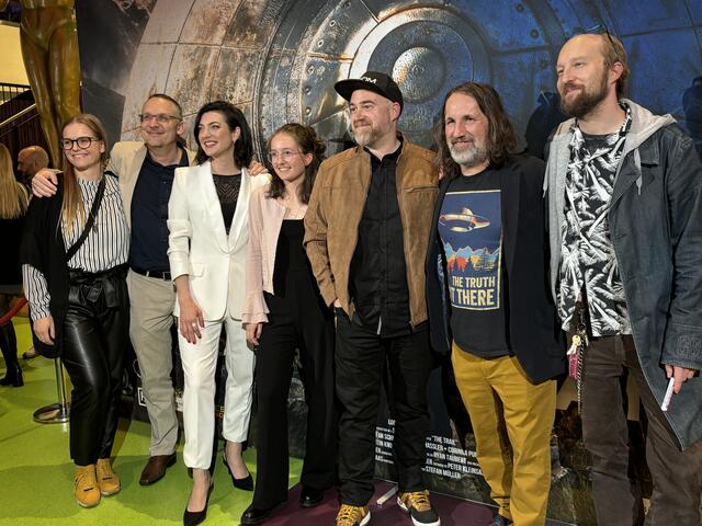 Produzenten, Regisseur und die Schauspielerinnen und Schauspieler kamen zur Premiere nach Gleisdorf. | Foto: MeinBezirk/Hofmüller