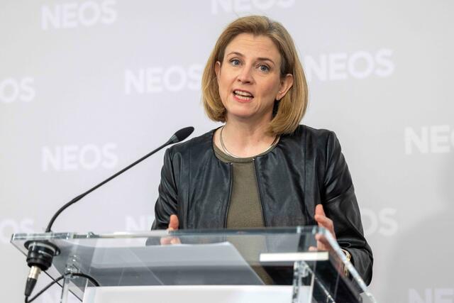 Parteivorsitzende Beate Meinl-Reisinger führte die Wiener Landesliste von Neos als Spitzendandidatin an. | Foto:  Michael Indra / SEPA.Media / picturedesk.com