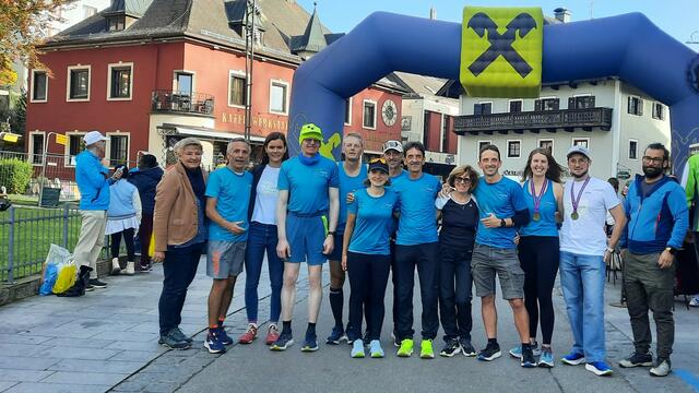 Die Lauffreunde Traunsee Panthers waren beim Wolfgangseelauf am Start. | Foto: Lauffreunde Traunsee Panthers