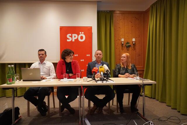 "Unser Ziel ist es 2028 bei der nächsten Landtagswahl wieder eine Regierungsbeteiligung zu erzielen", sagte der AK-Präsident Peter Eder. | Foto: Simone Haslauer