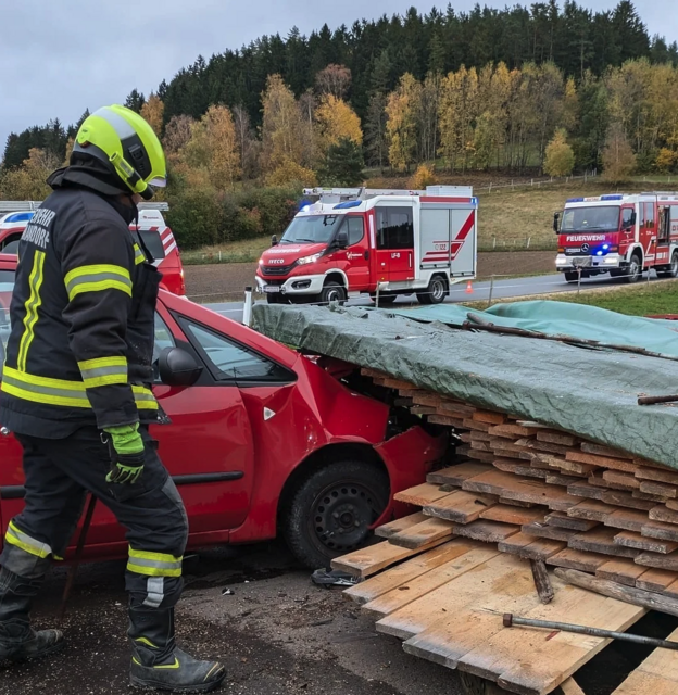 Spektakuläres Ende einer Autofahrt. | Foto: FF Gutau
