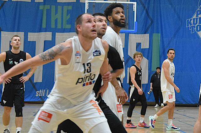 Pirlo Kufstein Towers (weiß) - Swarco Raiders (schwarz); Endstand: 61:65  | Foto: Schwaighofer