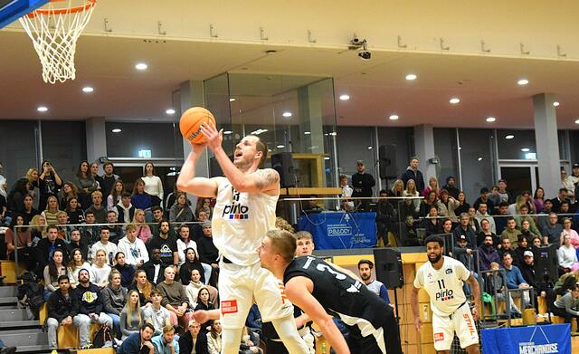 Pirlo Kufstein Towers (weiß) - Swarco Raiders (schwarz); Endstand: 61:65  | Foto: Schwaighofer