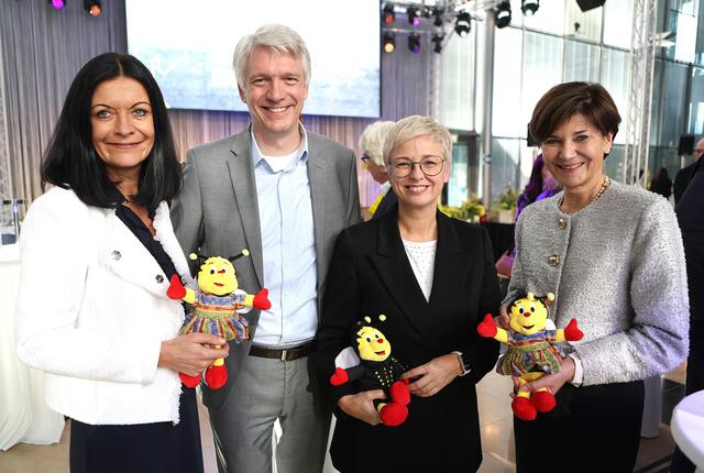 OÖ Versicherung-Vorständin Kathrin Kühtreiber-Leitner, Linz AG-Vorstand Josef Siligan, WKOÖ-Präsidentin Doris Hummer, RLB OÖ-Generaldirektor-Stv. und CMO Michaela Keplinger-Mitterlehner | Foto: RLB OÖ/Maringer