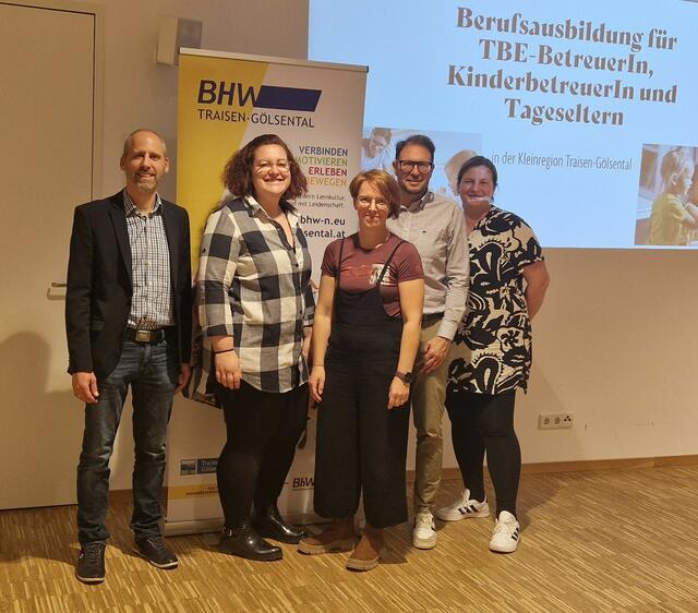 Kleinregionsmanager und Obmann des BHW Traisen-Gölsental Roland Beck, Ausbildungskoordinatorin Victoria Harant, Vortragende Renate Fellner, Peter Gaugutz vom AMS und Christa Sieder von der Bildungsberatung NÖ. (v.l.) | Foto: BHW Traisen-Gölsental