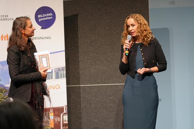 LRin Eva Pawlata: "Es ist entscheidend, dass öffentlicher Raum für alle Menschen – unabhängig von Herkunft, Geschlecht, Alter oder Behinderung – zugänglich ist." | Foto: © Land Tirol/Dorfmann