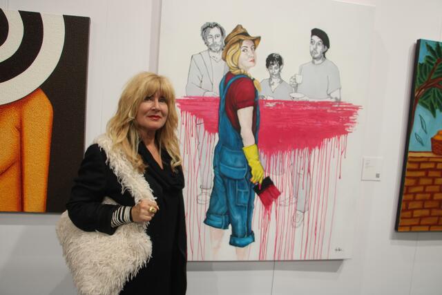 Asa Halldin reiste aus Schweden nach Weiz zur Vernissage im Kunsthaus. | Foto: MeinBezirk/Hofmüller