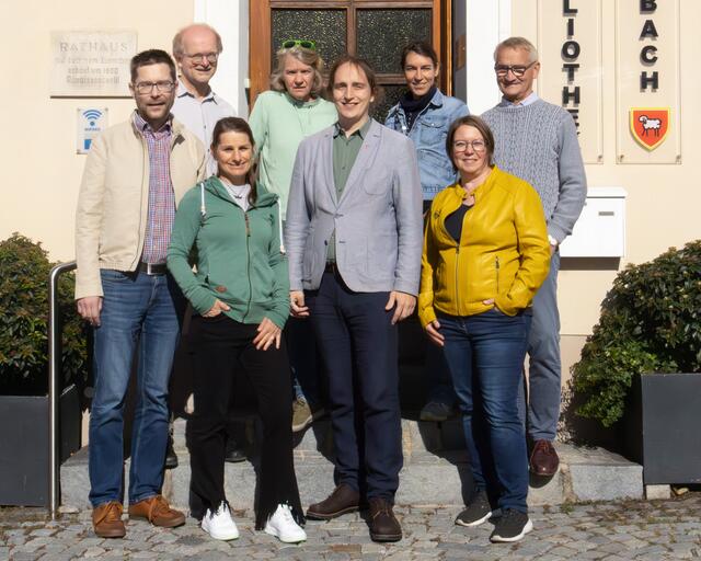 Die Kandidaten der Grünen: (hinten) Paul Schober, Barbara Löffler, Karina Zöttl, Gernot Rieger, (vorne) Wolfgang Kramer, Eva Winzely, Paul Mühlbauer, Claudia Anderl | Foto: Grüne Neulengbach