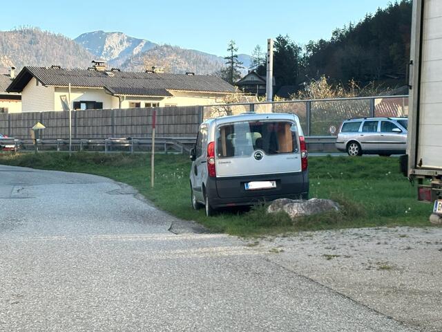 Standort: Sulzbacherstraße. Das Heck zeigt Richtung Bad Goisern.