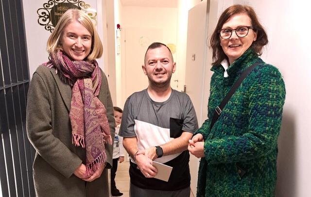 Landeshauptmann-Stellvertreterin Christine Haberlander, Adnan Skoverqani, Elisabeth Goppold (von links)
 | Foto: OÖVP/Privat