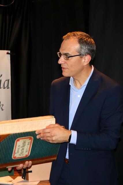 Im Diözesanarchiv sind sechs Kilometer Regale an Unterlagen vorrätig