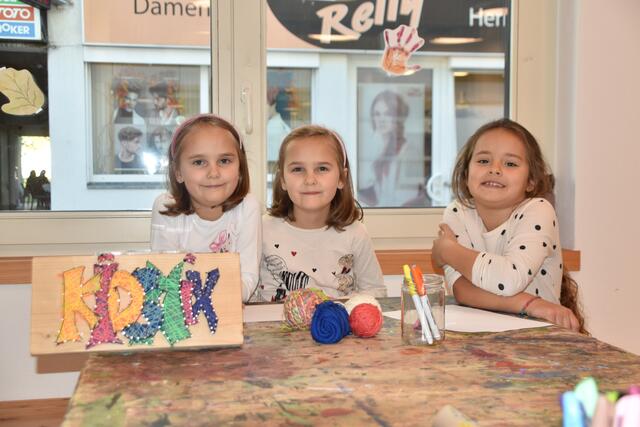Freuen sich über die Erweiterung: Marlene, Katharina und Emilia  | Foto: Kendlbacher