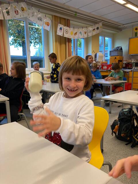  Butter shaken macht Spaß, hier an der Volksschule Wildbach. | Foto: Bäuerinnenorganisation Deutschlansberg