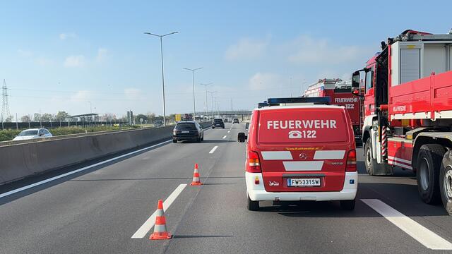 Die Florianis aus Schwechat alarmierten die Mödlinger Kameraden mit dem Kranfahrzeug. | Foto: FF Schwechat