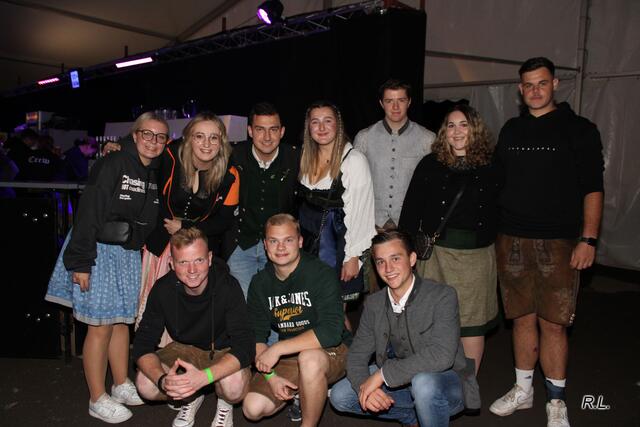 Abendkassa war keine nötig, viele junge Gäste freuten sich auf das Fest. | Foto: Lederer