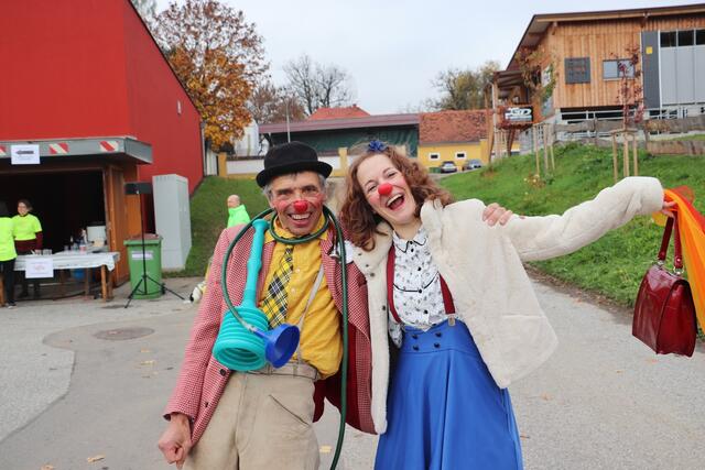 Großartige Rote Nasen-Clowns und Akrobaten: Dr. Franz Tube und Luisa | Foto: Edith Ertl
