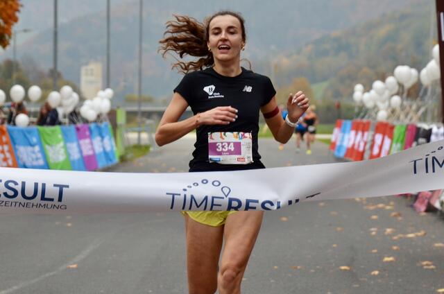 Laura Zehetner mit einer Bestzeit auf der 10 Kilometer Strecke in einer Zeit von 40:20 Minuten | Foto: Elisabeth PEINSIPP 
