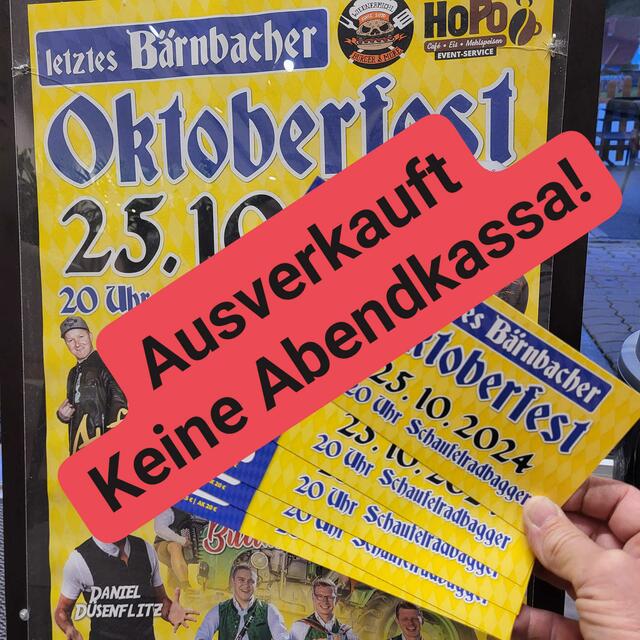Keine Abendkassa, das Oktoberfest war Stunden zuvor schon ausverkauft. | Foto: Hojas