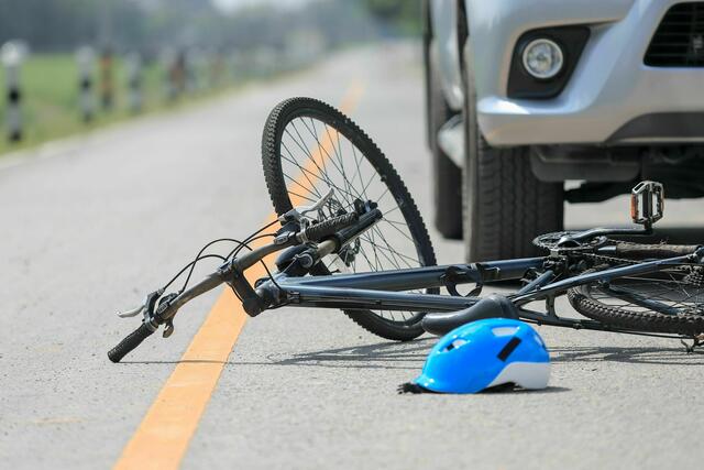 Am Freitag ereignete sich in Graz ein Verkehrsunfall. Dabei erlitt ein Radfahrer leichte Verletzungen. | Foto: Canva