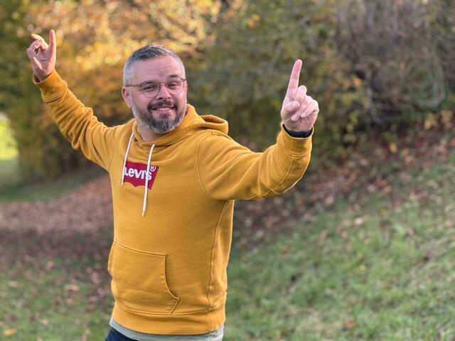 Cabriel Castañeda im Interview mit "Mein Bezirk" | Foto: Tatschl
