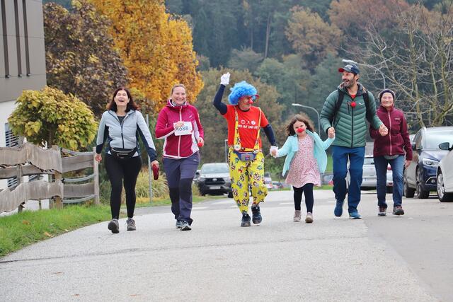 Elvira (6) wusste genau, für welchen guten Zweck sie wanderte, aber vor allem hatte das Mädchen Spaß daran. | Foto: Edith Ertl