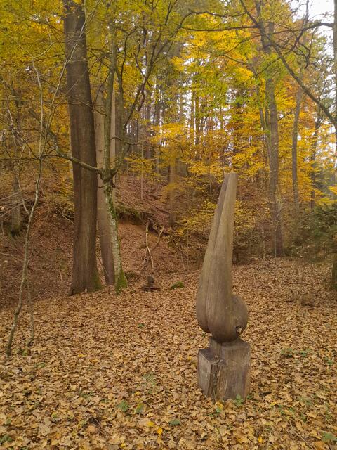 Ein paar Minuten später die nächste Skulptur.  Für mich ist das ein Kraftplatz