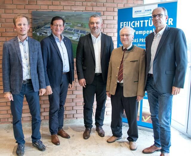 vlnr: Geschäftsführer Reinhaltungsverband Region Neusiedler See-Westufer DI Christof Giefing, WV Wulkatal Obmann-Stellvertreter wHR DI Gerald Hüller, Landesrat Mag. Heinrich Dorner, Betreuer DI Gerhard Spatzierer, Geschäftsführer WV Wulkatal, Ing. Otmar Illedits