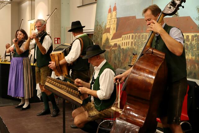 Die Liebochtaler Tanzgeiger in ihrem Element