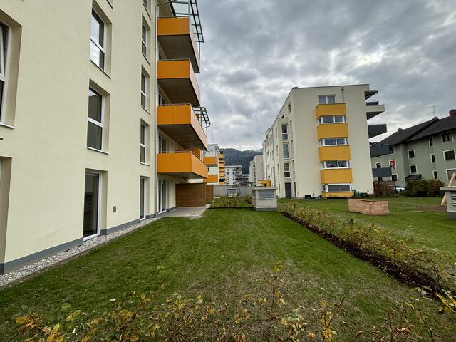 Das Wohnhaus in der Grazer Straße 64d (links) war der fünfte und damit letzte Bauabschnitt auf diesem Areal.  | Foto: Koidl